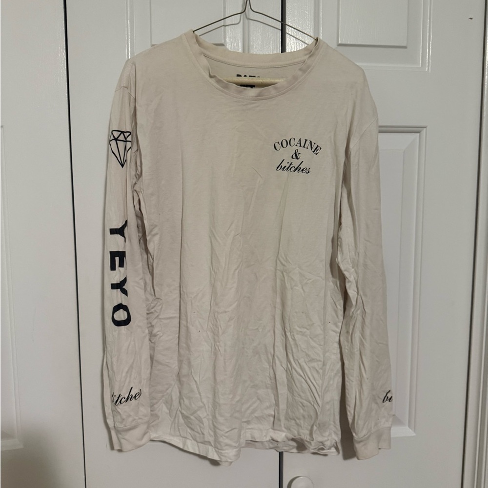 Men's White cocaine & bitches Graphic Long Sleeve Shirt